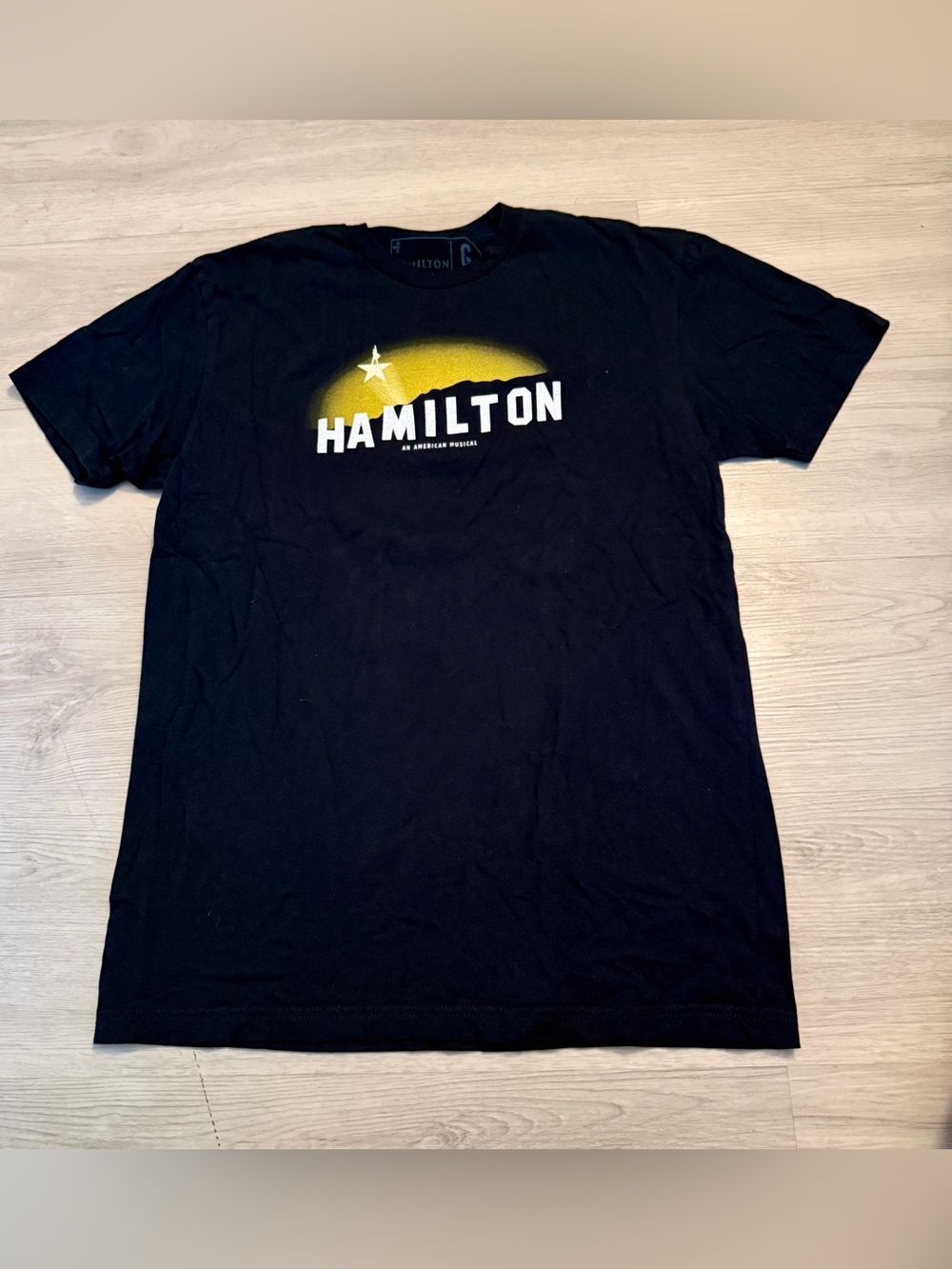 Official HAMILTON: AN AMERICAN MUSICAL 2017 Official Los Angeles CA T-Shirt Sz M